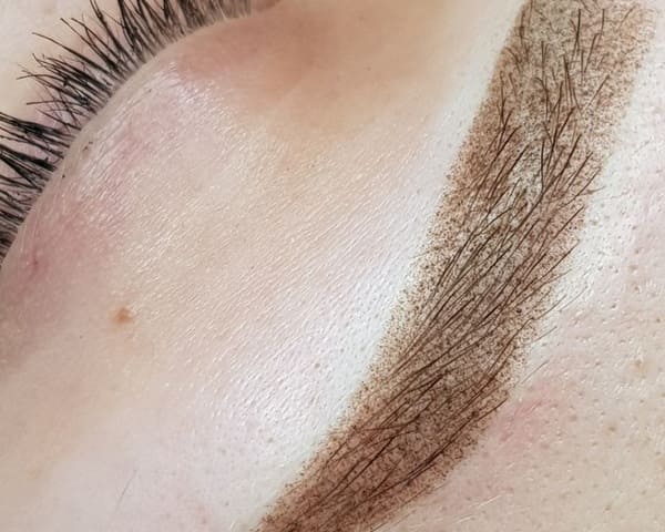 Пудровое напыление бровей делается безболезненно не больно нет покраснений