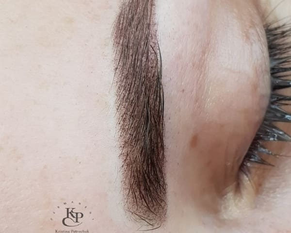 Процесс заживления бровей около пяти дней и нету никаких корочек